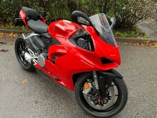 Panigale V2